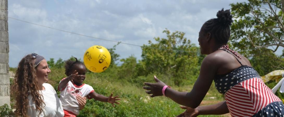 Volunteer with Children in Jamaica | Projects Abroad